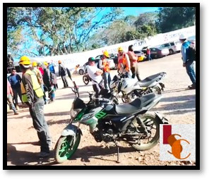 Protestan obreros exigen sueldos caídos y amenazan con bloquear acceso a la cementera Cruz Azul.